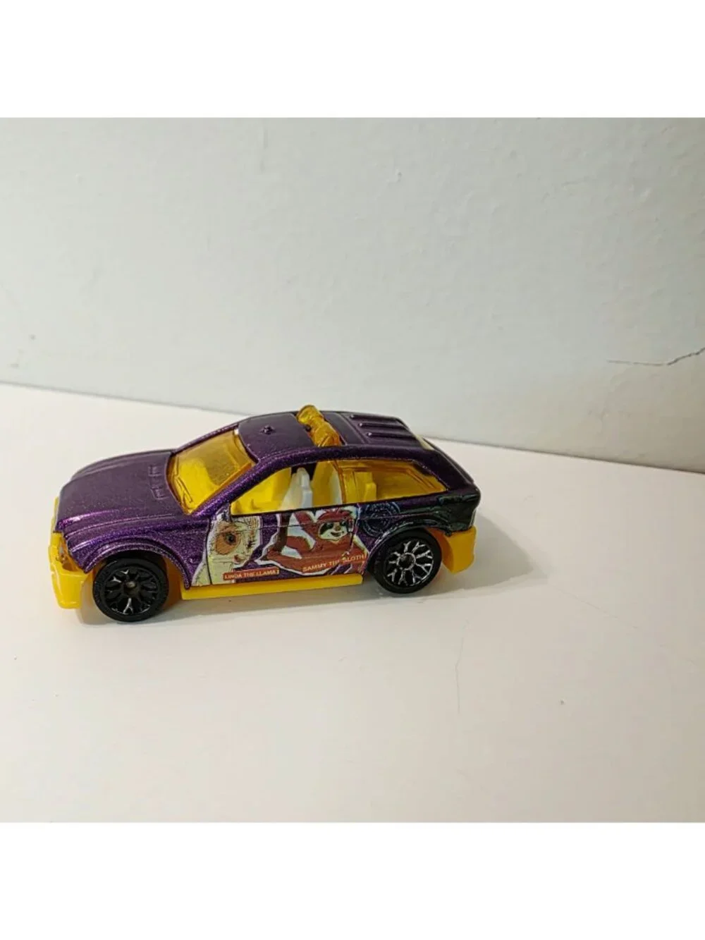 2006 Matchbox City Police Sammy the Sloth Linda Llama Go Diego Go Purple Car